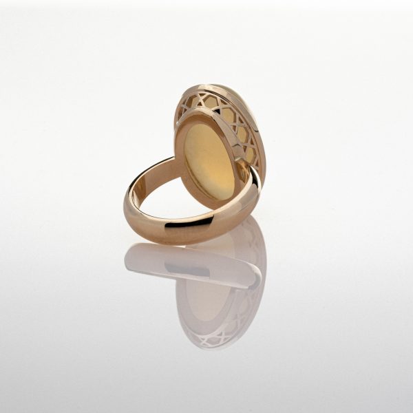 Wendela Horz Ring aus Gold mit Mondstein Oval Rückansicht