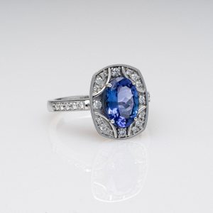 Wendela Horz Ring aus Weißgold mit blauen Edelstein und Diamanten